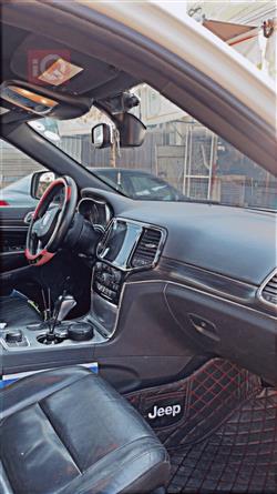 جيب جراند شيروكي